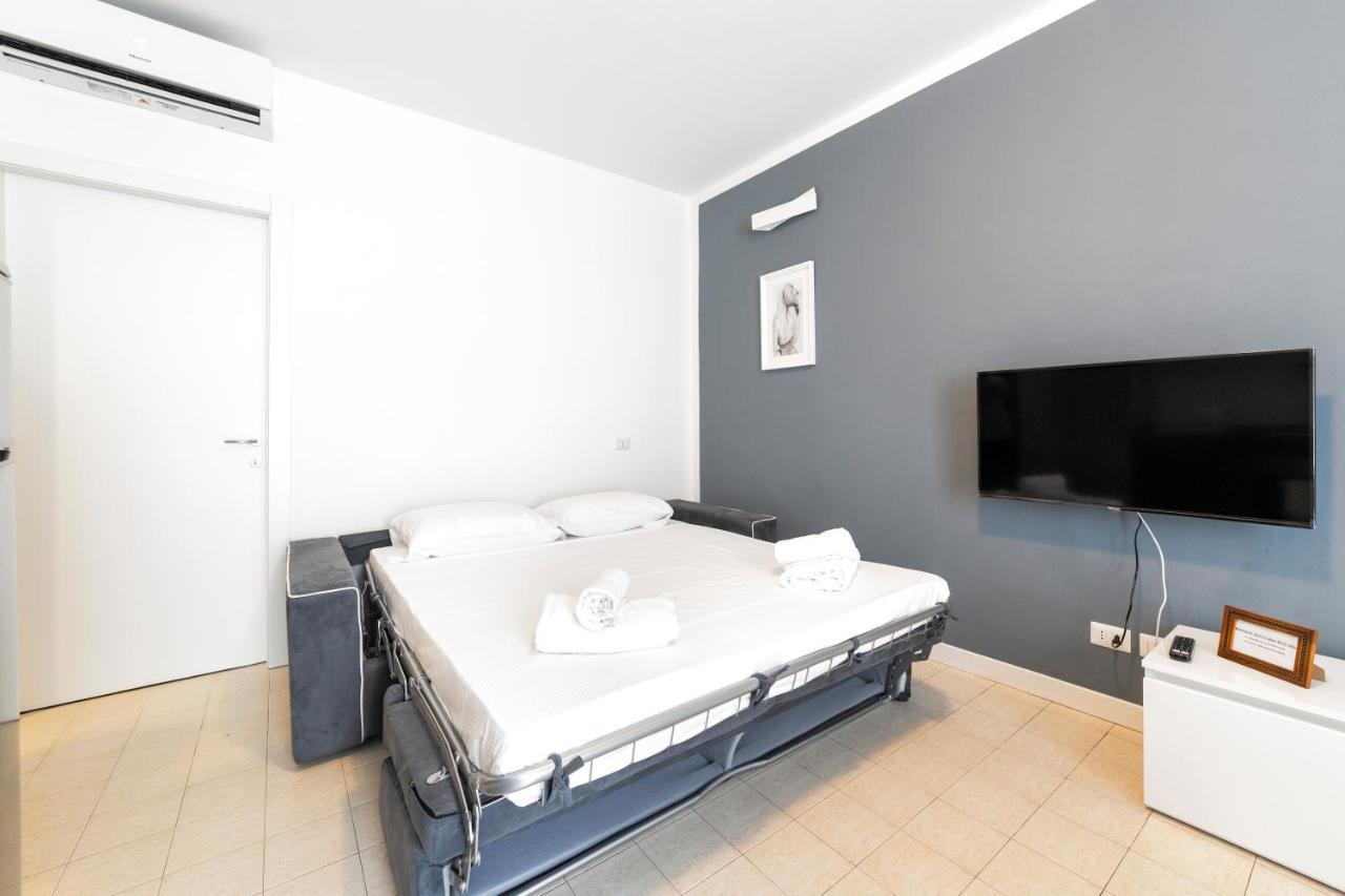 Roomy Apartment Close To Subway M5! Милан Экстерьер фото