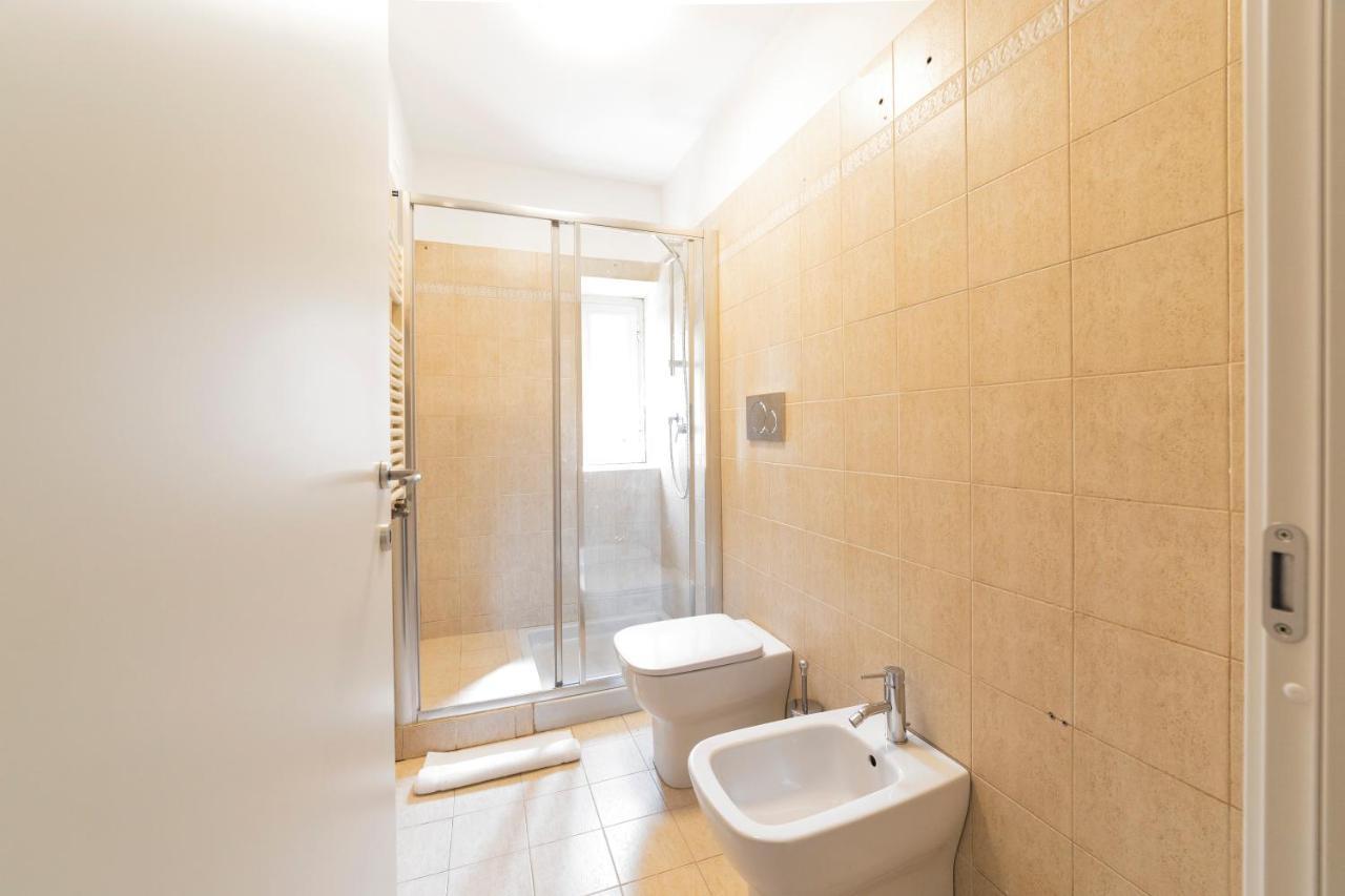 Roomy Apartment Close To Subway M5! Милан Экстерьер фото